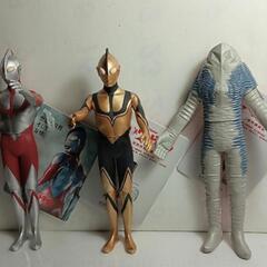ウルトラマンシリーズ3体バンダイソフビ人形新品の画像