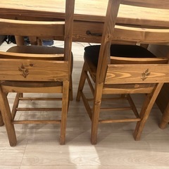 4人用　ダイニングテーブル　椅子セットの画像