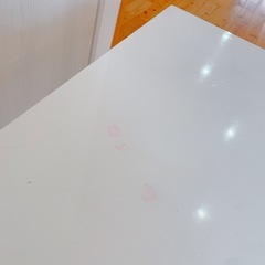 商談中★1/28まで★白色の鏡面仕上げのローテーブル　引き出し付き　汚れありの画像