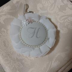 シフォンロゼット　イニシャル　H