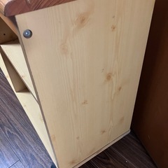 ベージュのオシャレな棚の画像
