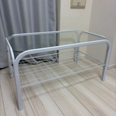 ガラステーブルの画像