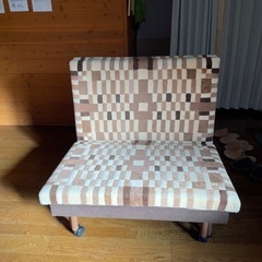 折りたたみ式ベッドの画像