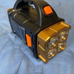 スマホ充電可能ソーラー&USB付きポータブルライトランタン❣️の画像