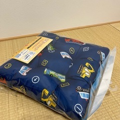 [値下げ中]クッション ゴム付き クルマ柄 の画像