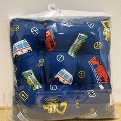 [値下げ中]クッション ゴム付き クルマ柄 の画像