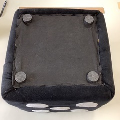 サイコロ型踏み台(黒)の画像