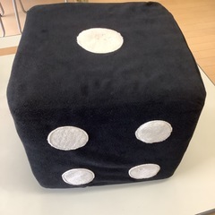 サイコロ型踏み台(黒)の画像