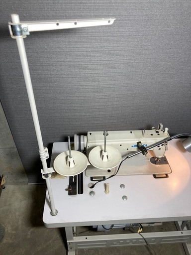 JUKI 工業用ミシン DDLｰ5580
N 一本針本縫い  通電確認済み 動作確認済み 部品取りも可  