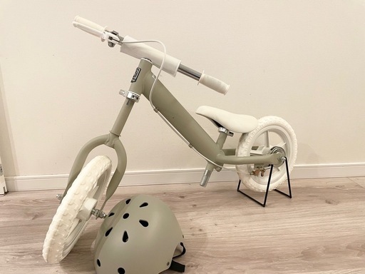 美品 ♡オシャレで可愛い キックバイクu0026ヘルメット