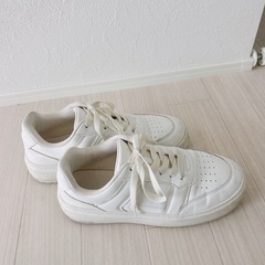 白 レディーススニーカー XLの画像