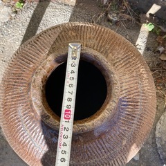 大きい壺の画像
