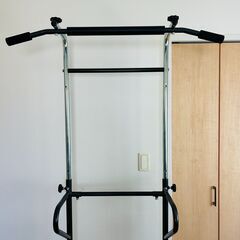 【美品】ぶら下がり健康器　 筋トレ 懸垂 腕立て 腹筋 高さ調整9段階