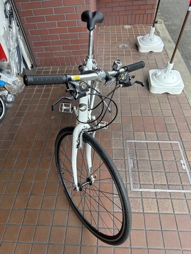 GIANT ESCAPE R3 軽量アルミフレーム 3×8speed ホワイト 2025モデル