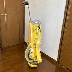 ゴルフバック、キャディバック、ドライバーの画像