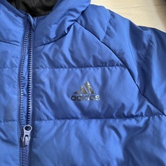アディダス　ダウンジャケットの画像