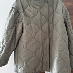 中綿　ジャケット　GU 美品の画像