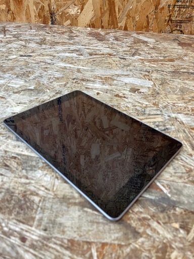 C(6938)iPad 第6世代 Wi-Fi 32GB MR7F2J/A アップル タブレット 中古品