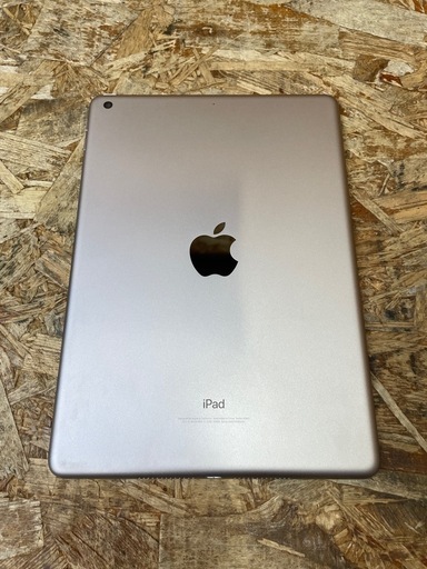 C(6938)iPad 第6世代 Wi-Fi 32GB MR7F2J/A アップル タブレット 中古品