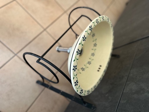 洗面ボウルと受け具のセット