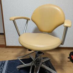 美容室で使われていたイスの画像