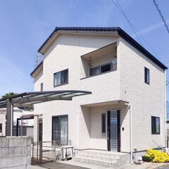 清潔感あふれる白を基調としたインテリア