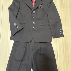サイズ100　キッズスーツ