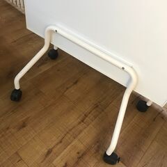 両面ホワイトボード　キャスター付き　マグネットおまけ　少々難ありの画像