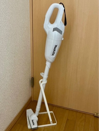 マキタ　掃除機　スタンド付き