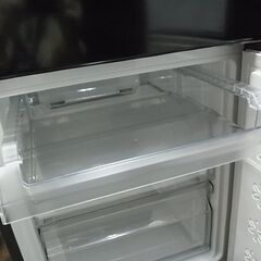 開店セール中につき、通常特価24,178円より35％引きの15,715円!　Haier　ハイアール　冷凍冷蔵庫　JR-NF148CK　148L　2022年製　2ドア冷蔵庫　黒　ブラック　（発）の画像