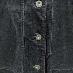 UNIQLO ブラック タイトスカート ボタン付きの画像