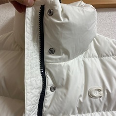新品　コーチ　ダウンベストの画像