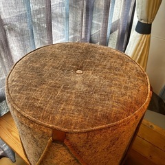 不要の為格安でお譲りします。座面が大きく座りやすいスツール