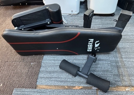 FLYBIRD トレーニングベンチ インクラインベンチ 可変式フラットベンチ アジャスタブル 角度調節簡単 折りたたみ式 収納便利 シットアップ 耐荷重270KG 筋トレ 家庭用