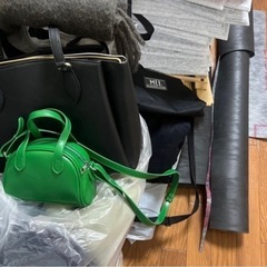 レディースバッグや服等