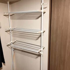 （引き取り先決定）ニトリ　つっぱりラックヒルデ　白