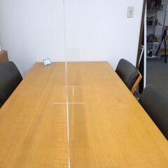 新札幌◆テーブル用アクリルパーテーション4枚セット◆ 幅900mm×高さ600mm 脚付き 感染症対策 飛沫防止  No.3100の画像