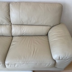 ニトリ　ソファ　3人用ソファ　本革　三人掛けソファ　ベージュの画像