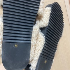 アーバンリサーチドアーズ　厚底ファーサンダルの画像