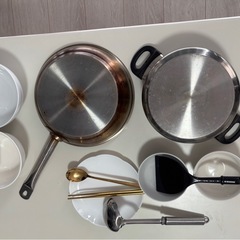 食器セット　フライパン　鍋　お皿　まな板　水切り　の画像