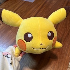 ポケモン　ピカチュウ　ぬいぐるみ