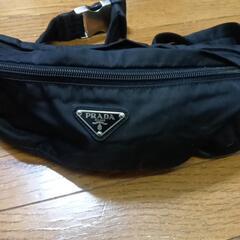 PRADAウエストバッグの画像
