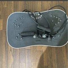 ブルブル振動マシン ダイエット器具　ホワイト