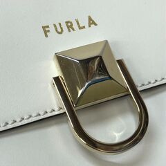 【A311】フラップショルダーバッグ FURLA ホワイトの画像