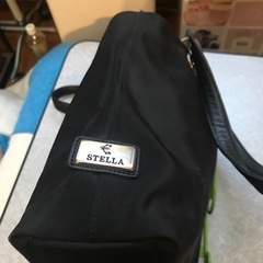 黒カバンの画像