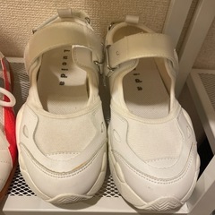 コンバース、PUMAなど22.5〜23cmの靴4点セットの画像