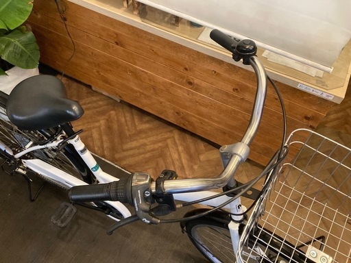 【前輪タイヤ・チューブ新品！】ダイナモライト　6段変速　26インチ自転車　ホワイト