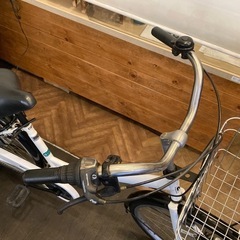 【前輪タイヤ・チューブ新品！】ダイナモライト　6段変速　26インチ自転車　ホワイトの画像