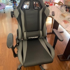 値下げ不可GTRacingゲーミングチェア オフィスチェア デスクチェア ゲーム用チェア リクライニング パソコンチェア ハイバック ヘッドレスト ランバーサポート ひじ掛け付き 高さ調整機能 PUレザー オットマン付き (GT002F-GRAY)の画像