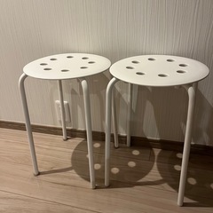 IKEAの丸椅子 2個